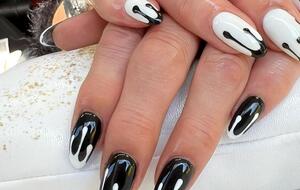 Черно-белый маникюр оказался в трендах этого года