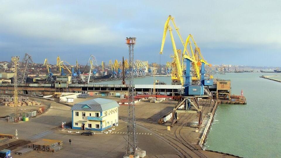 Окупанти відновили роботу маріупольського порту