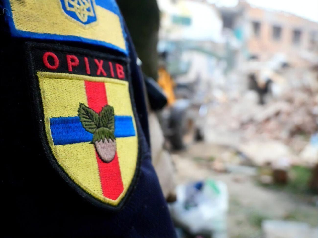 В Орехове закончили работы на месте попадания российской авиабомбы. Число погибших возросло до семи человек