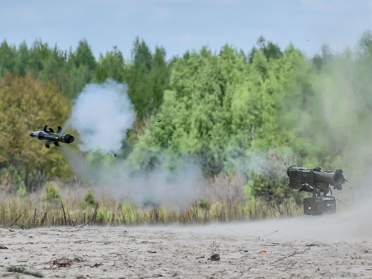 Українські воїни підбили МТ-ЛБ окупантів з "Стугни-П"