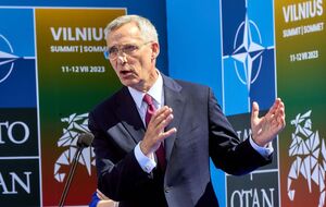 Альянс засуджує заяву РФ про розміщення тактичної ядерної зброї в Білорусі, зазначив Столтенберг