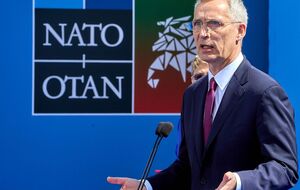 У НАТО уважно стежать за тим, що відбувається в Білорусі, зазначив Столтенберг