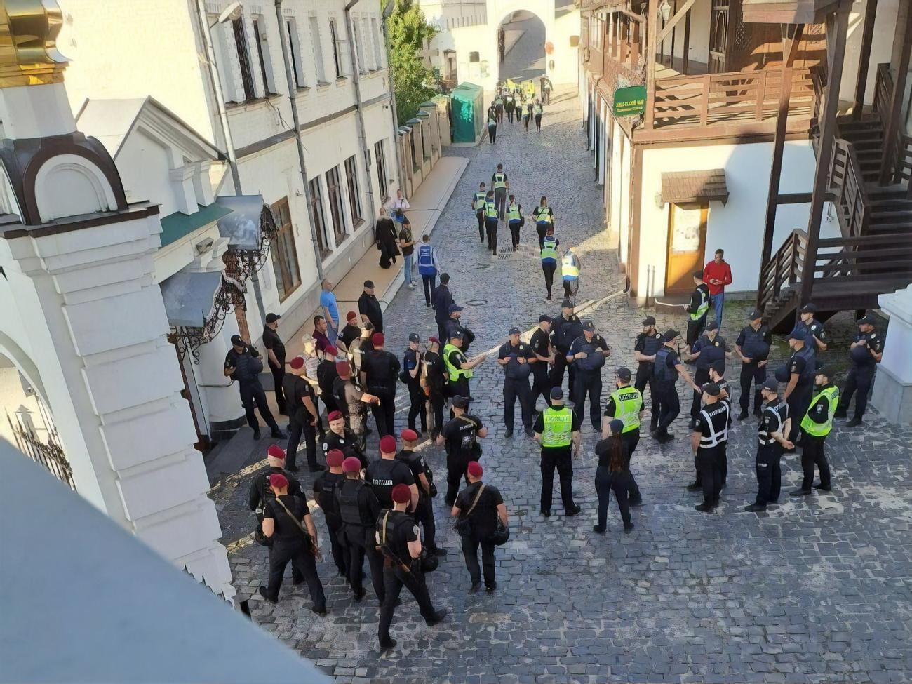 В пресс-службе УПЦ МП пожаловались, что представители заповедника работают с привлечением спецслужб