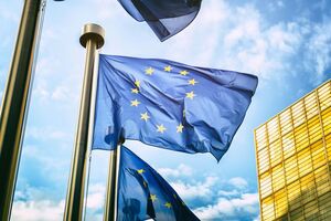 ЕС должен обеспечить долгосрочную финансовую поддержку Украины, говорится в проекте документа ЕС