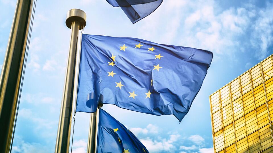 ЕС должен обеспечить долгосрочную финансовую поддержку Украины, говорится в проекте документа ЕС