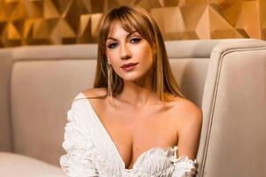 Нікітюк показала себе в негліже