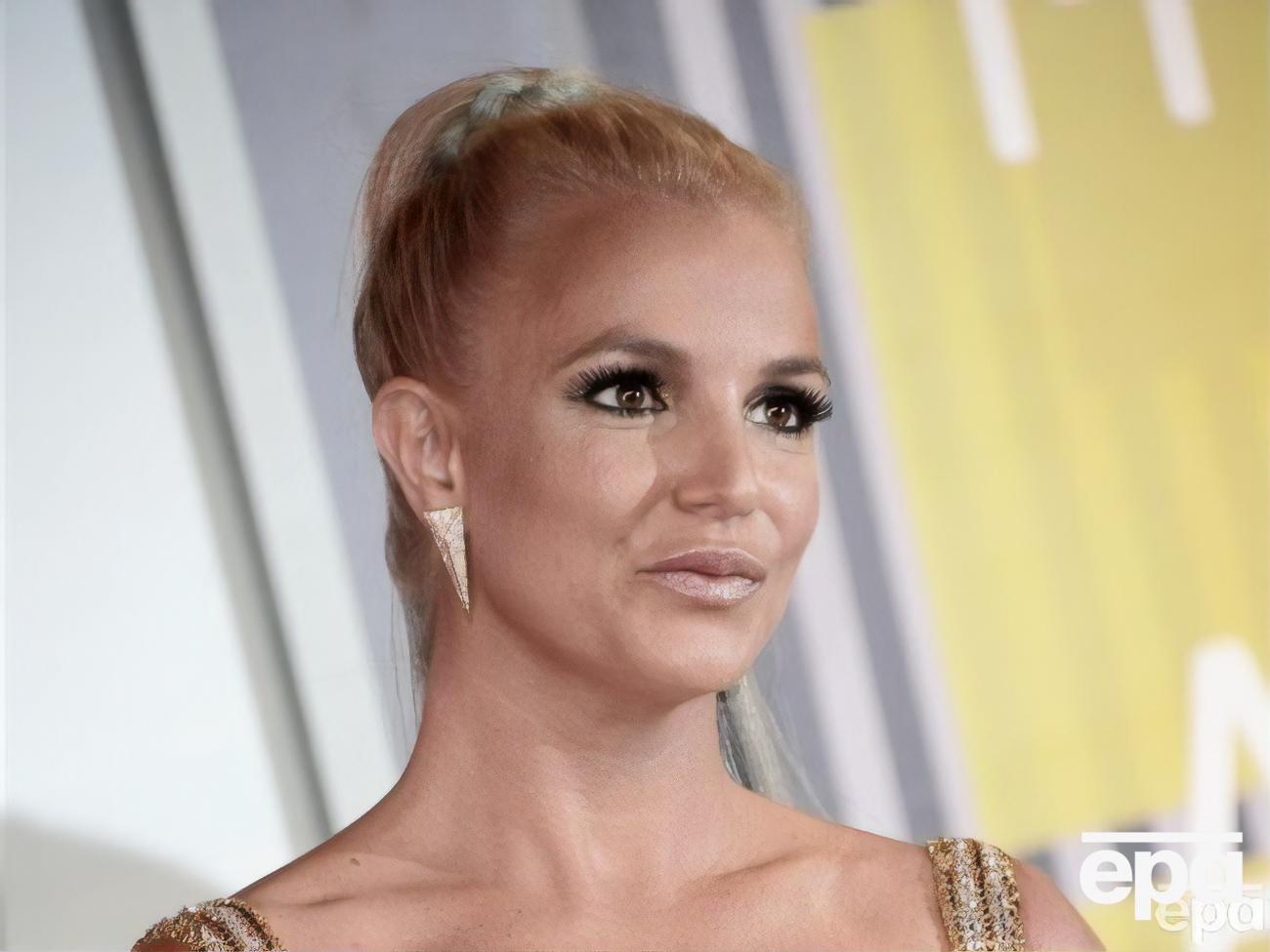 Спирс с осени 2021 года живет без опеки своего отца