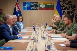 Альбанезе и Зеленский провели встречу в Вильнюсе на полях саммита НАТО