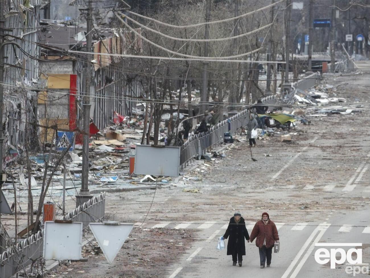Равліковський зазначив, що деякі жителі Маріуполя "зухвало ходили містом" під час боїв
