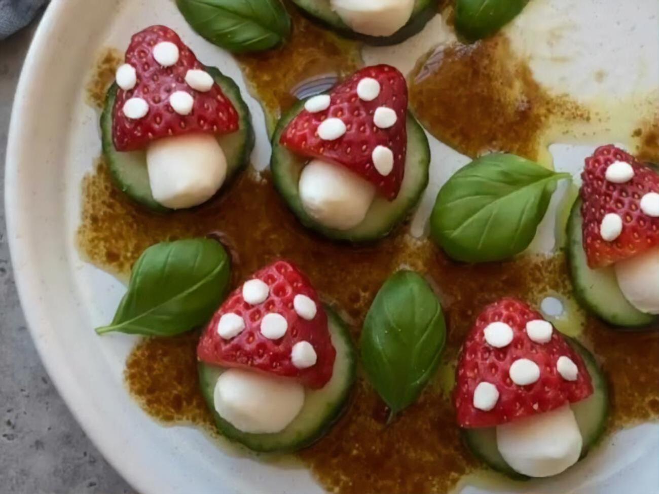 Закуску можна прикрасити листям базиліку