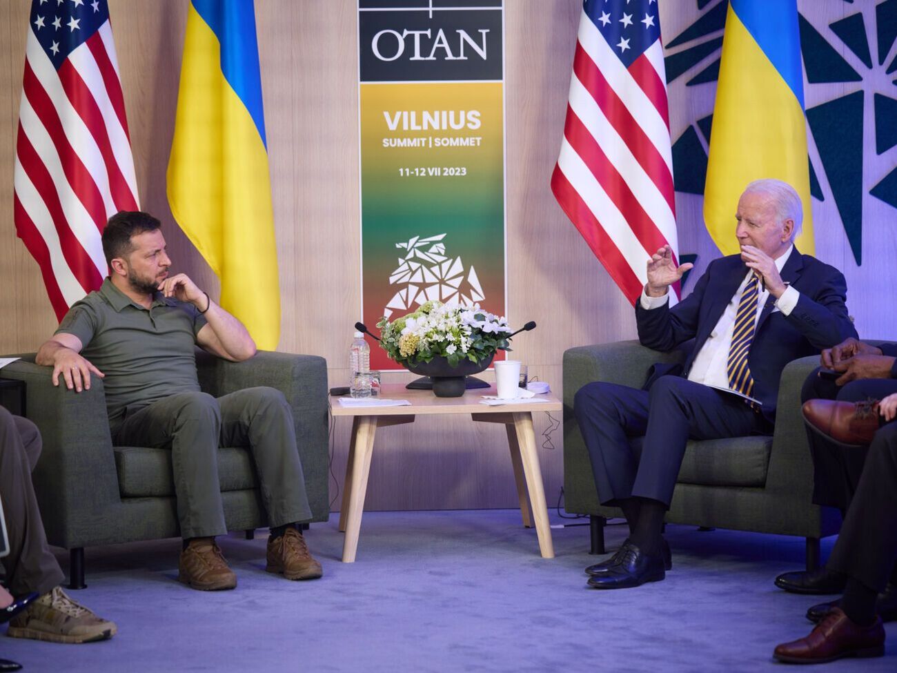 Байден зазначив, що розуміє занепокоєння України щодо недостатньо швидкого постачання зброї