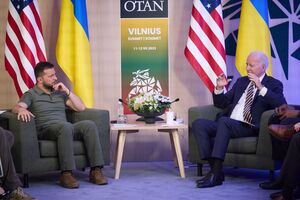 Байден зазначив, що розуміє занепокоєння України щодо недостатньо швидкого постачання зброї