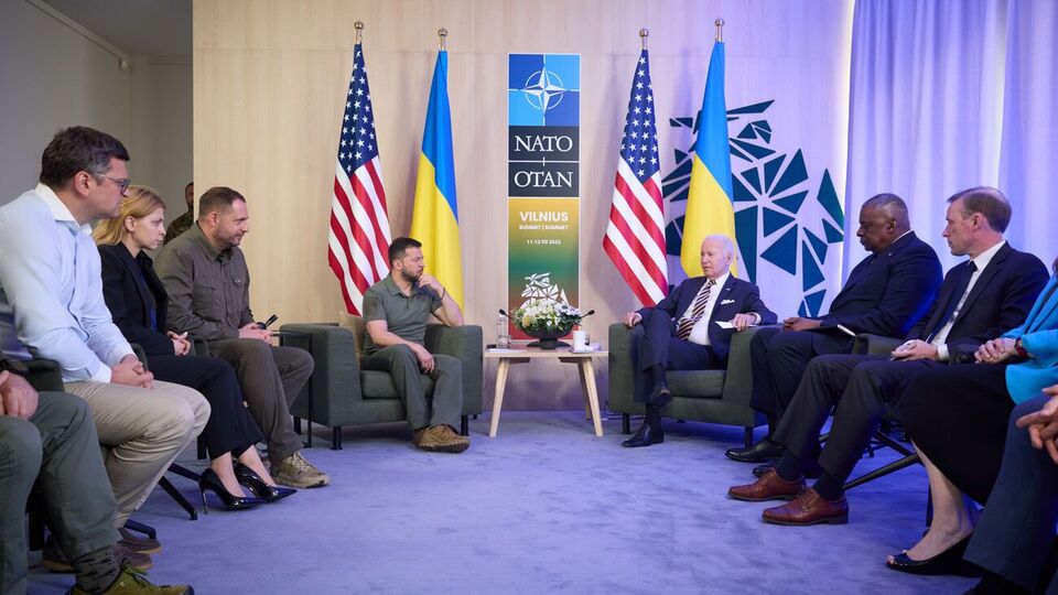 Зеленський обговорив із Байденом тривалу підтримку України, зброю, політику і НАТО