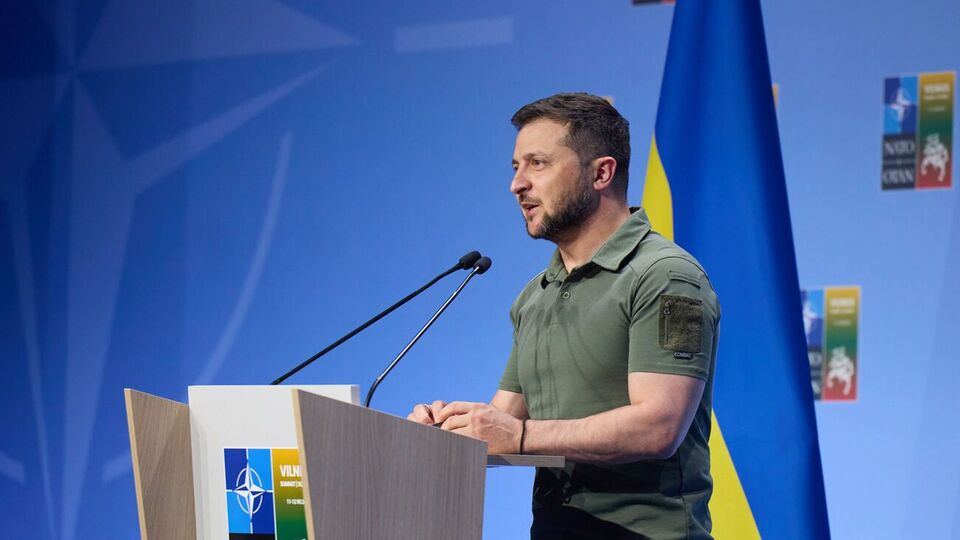 Зеленський (на фото) запропонував Воллесу написати, як треба подякувати йому й людям, "щоб ми повністю були вдячні"