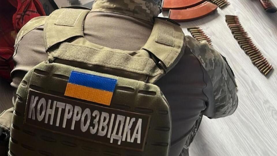 Следователи Службы безопасности сообщили фигурантке о подозрении по статье о коллаборационистской деятельности