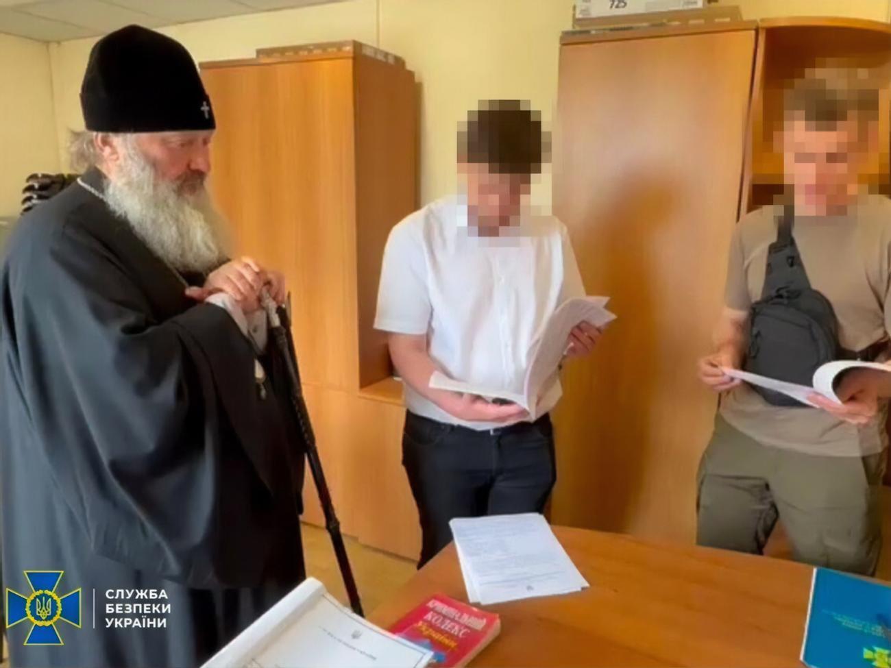 Сейчас митрополиту Павлу собираются избрать меру пресечения в виде содержания под стражей