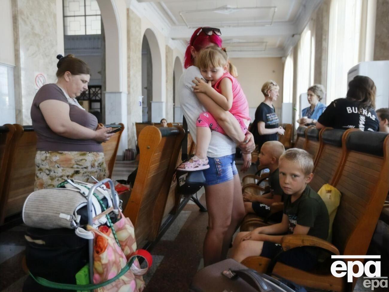 За міжнародними оцінками, кількість внутрішніх переселенців в Україні перевищує 7 млн
