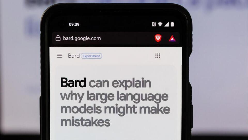 Google Bard – разговорный чат-бот с искусственным интеллектом, разработанный Google