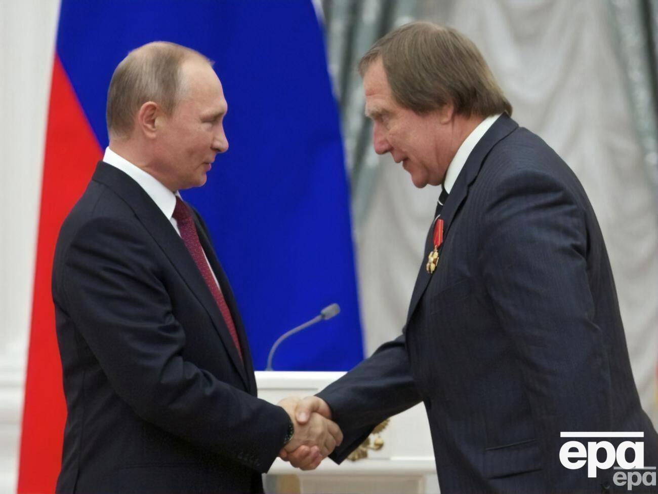 Путин жил вместе с Ролдугиным, утверждает Курчаб-Редлих