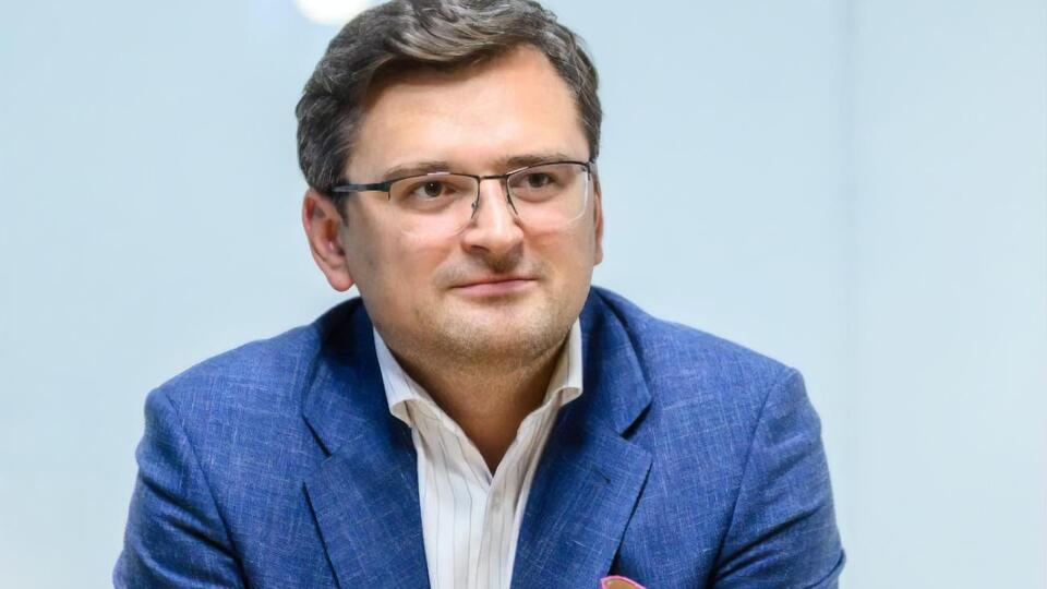 Кулеба від попередніх стосунків має двох дітей