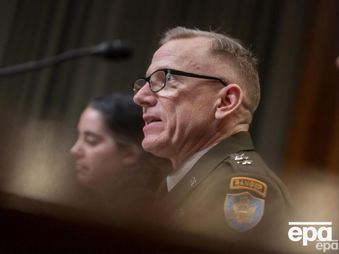 Симс напомнил, что российские кассетные боеприпасы имеют чрезвычайно высокий уровень неразорвавшихся элементов