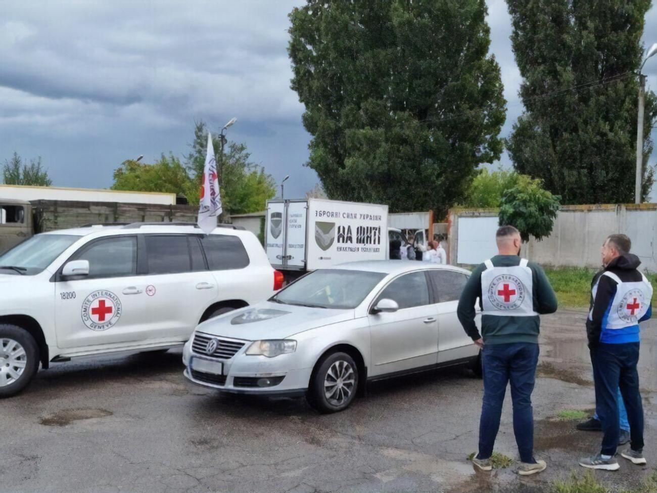 Передання тіл загиблих військових здійснюють відповідно до норм Женевських конвенцій, зазначили в міністерстві