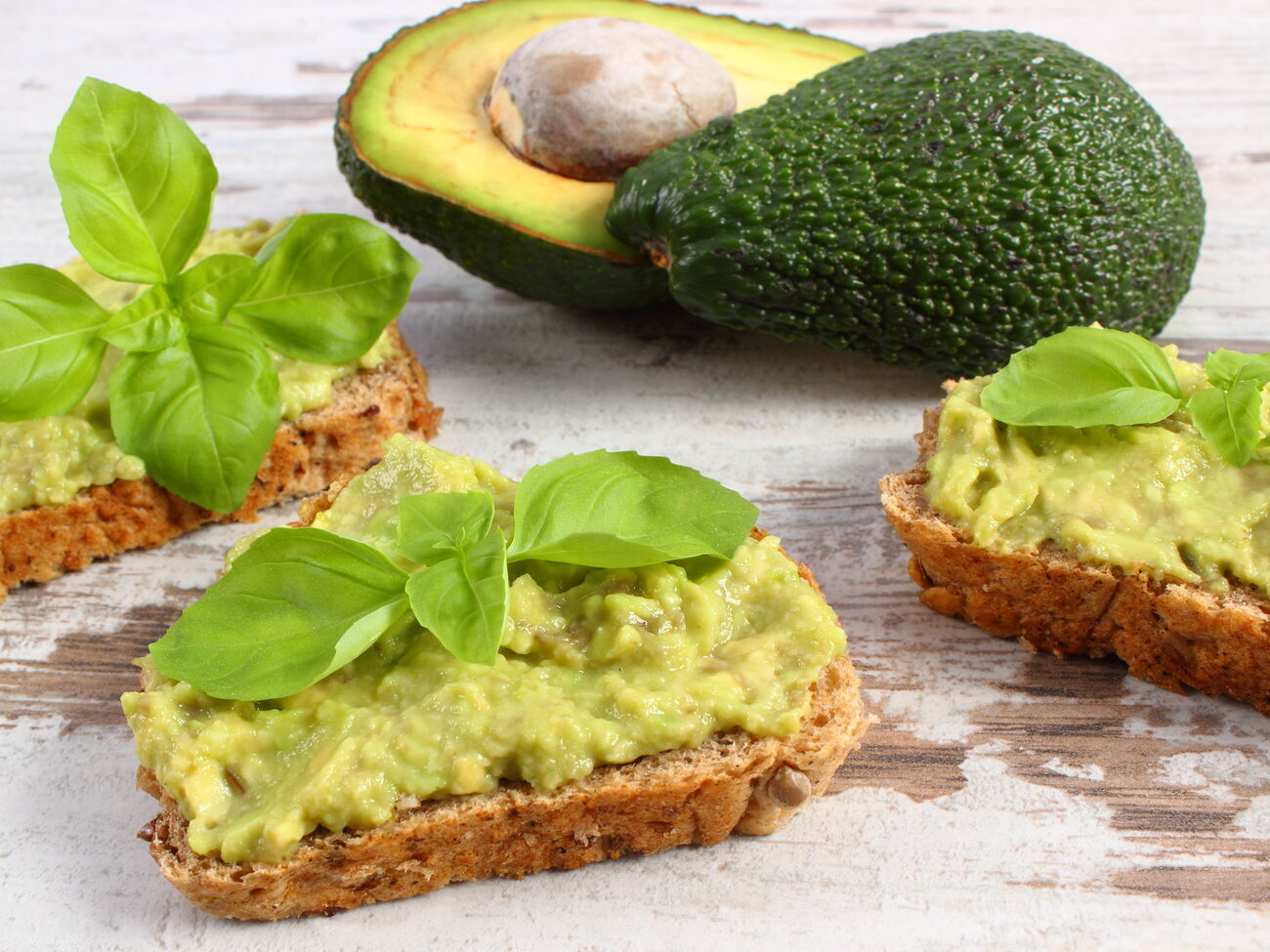 Масло из авокадо можно использовать как намазку для бутербродов
