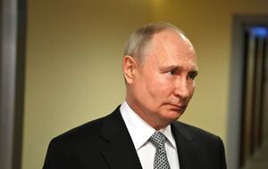 Переговоры с Путиным (на фото) о его участии в саммите БРИКС продолжаются, отметил вице-президент ЮАР