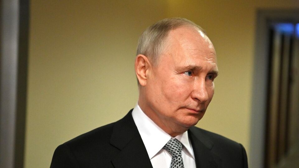 Переговоры с Путиным (на фото) о его участии в саммите БРИКС продолжаются, отметил вице-президент ЮАР