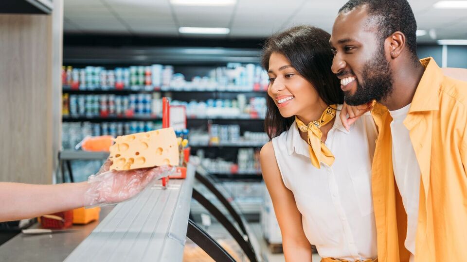 Покупая сыр, его прежде всего нужно попробовать