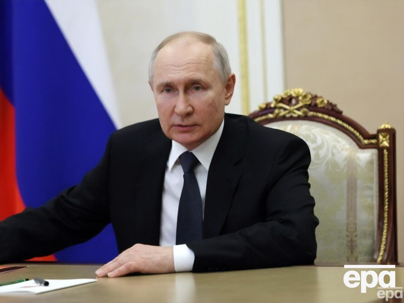 В официальной биографии Путина сказано, что он родился в Ленинграде в 1952 году
