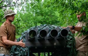 Українські військові тримають оборону на низці напрямків, на деяких – просуваються вперед