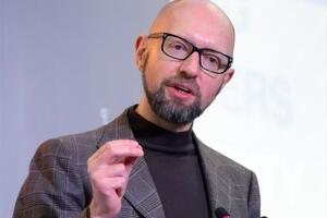 Яценюк: На терезах лежить боротьба з геноцидом, який розпочала Росія проти України
