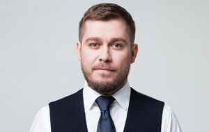 Мы как собирали х дронов в месяц, так и собираем. Потому что госзаказ через сраку, потому что государство не помогло с поставкой комплектухи и чипов, потому что китайцы срут