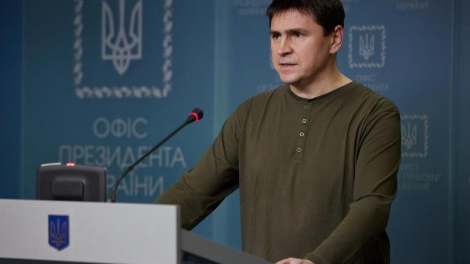 Подоляк назвав Кримський міст "незаконною конструкцією", яку використовує Росія для агресії