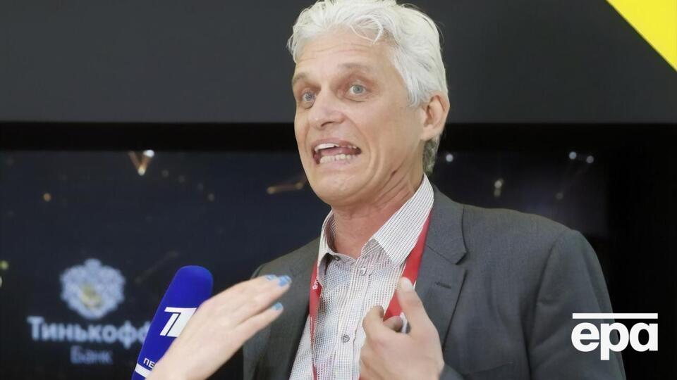 Наприкінці березня у відповідь на напад Росії на Україну Великобританія ввела санкції проти Тинькова