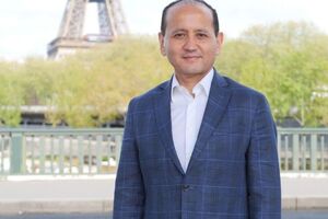 Аблязов, который сейчас живет во Франции, называет себя лидером оппозиции Казахстана