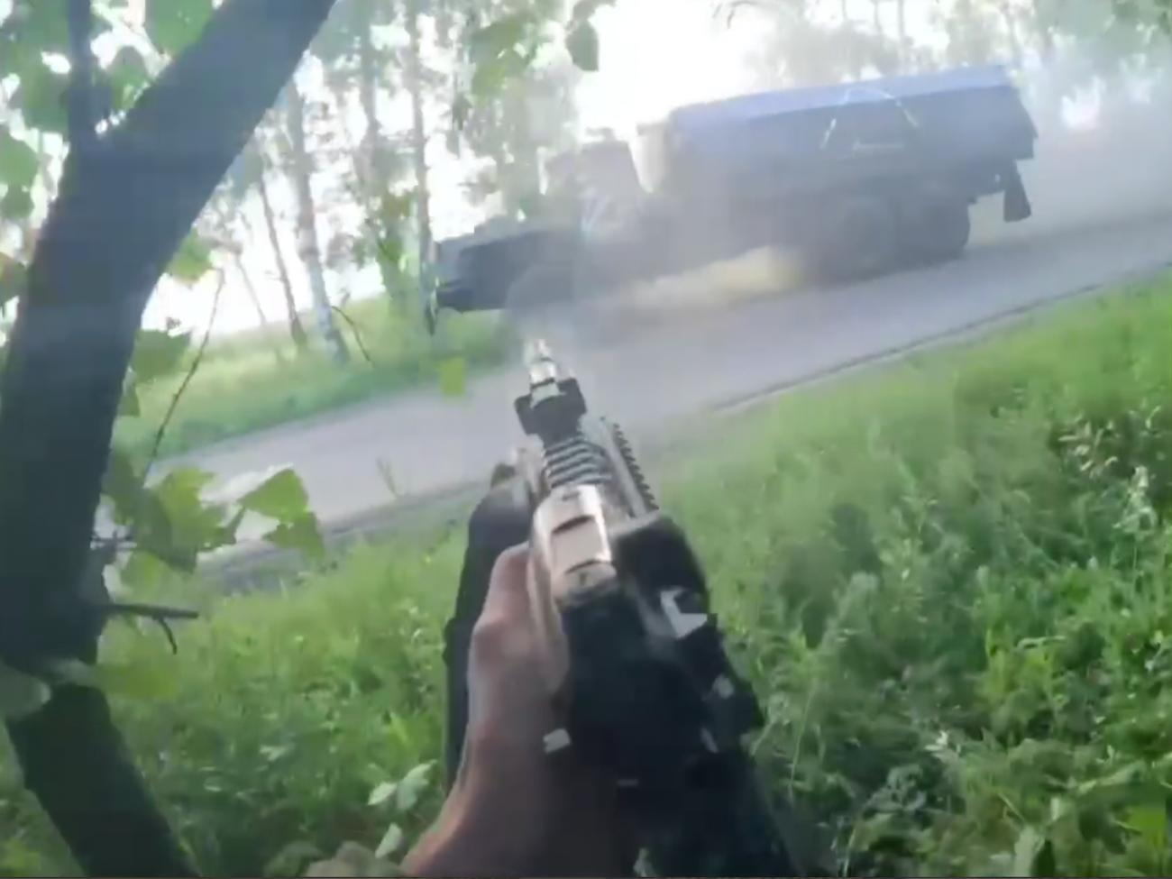 Чеченские добровольцы устроили засаду на российских оккупантов, расстреляв грузовик ВС РФ