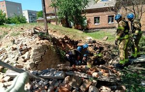 Глава ДСНС України опублікував фото того, що залишилося від укриття після російського обстрілу Білопілля Сумської області
