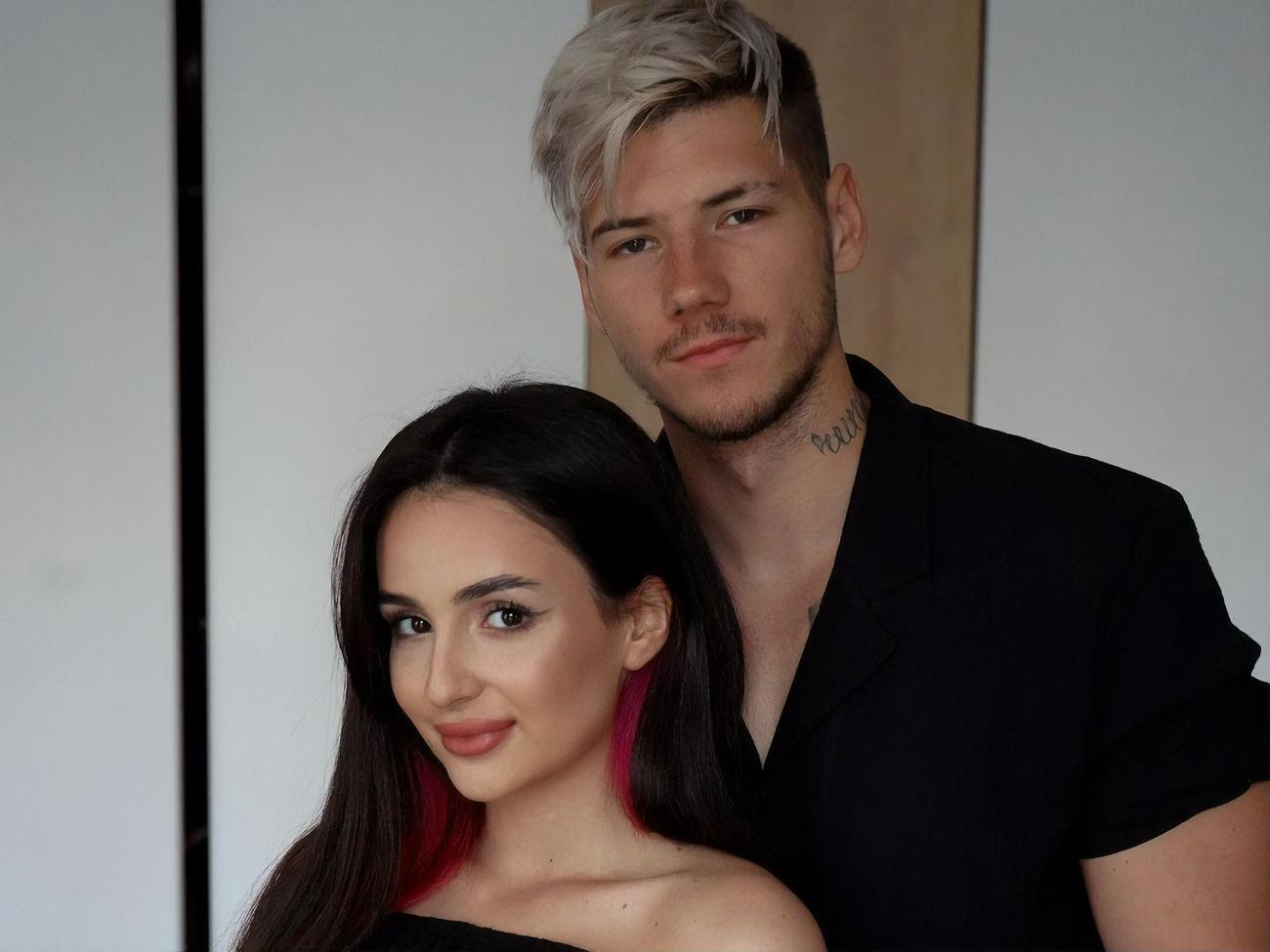 Трінчер і Волошин одружилися 2022 року