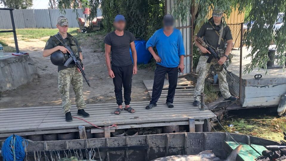 Пограничники поймали рыбаков с рыбой, занесенной в Красную книгу