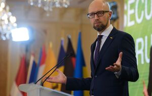 Яценюк: Для Украины принятие закона о медицинском каннабисе было бы правильным решением