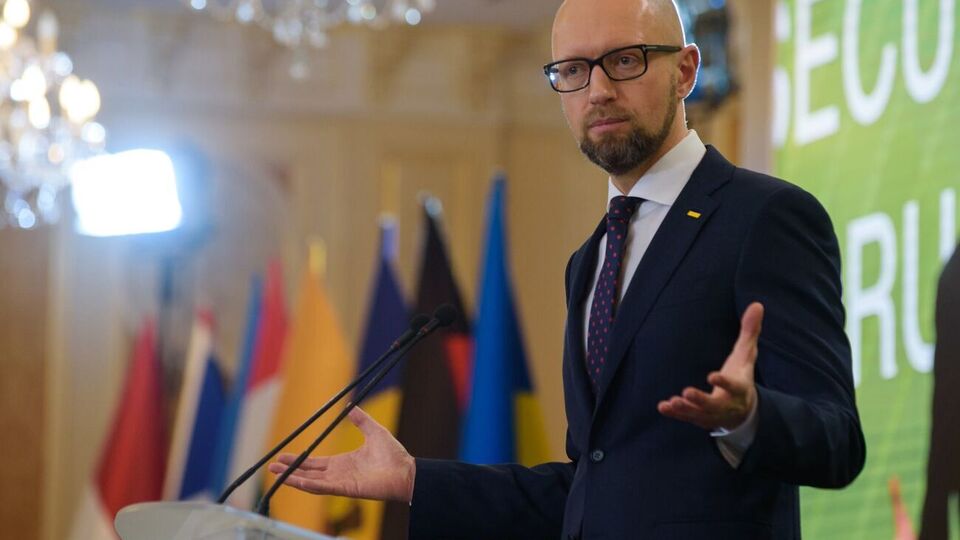 Яценюк: Для Украины принятие закона о медицинском каннабисе было бы правильным решением