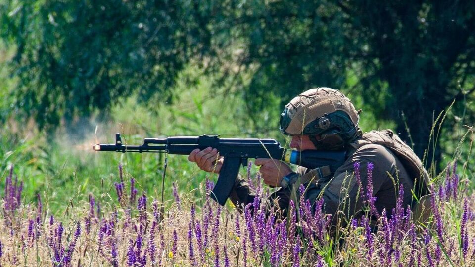 Українські військові продовжують контрнаступ, але, за оцінкою британської розвідки, ще не прорвали основних ліній оборони окупантів