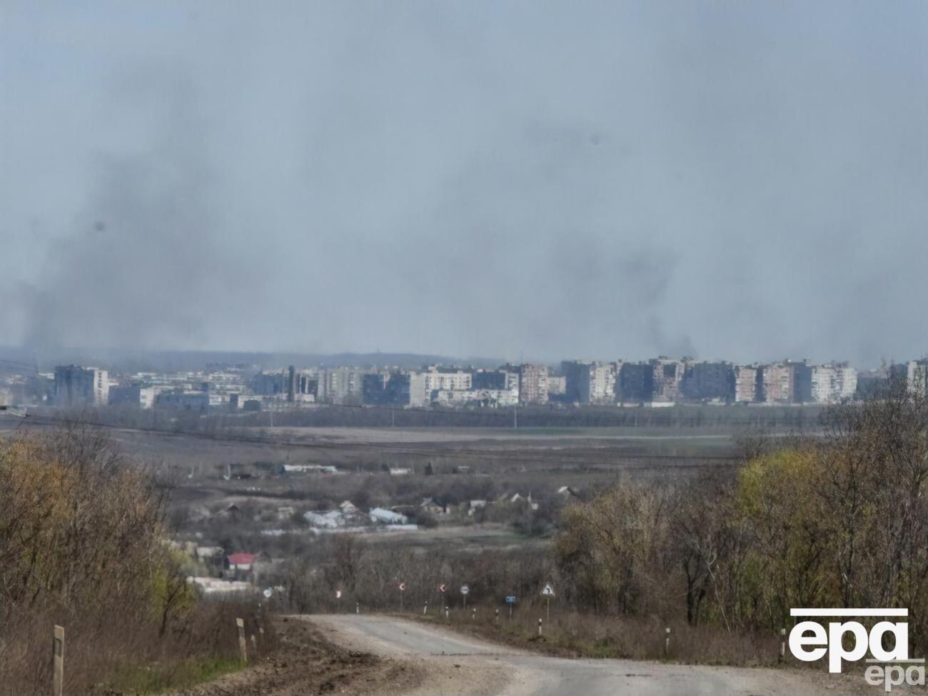 Українські військові зайняли майже всі панівні висоти навколо Бахмута, зазначили в Міноборони 17 липня