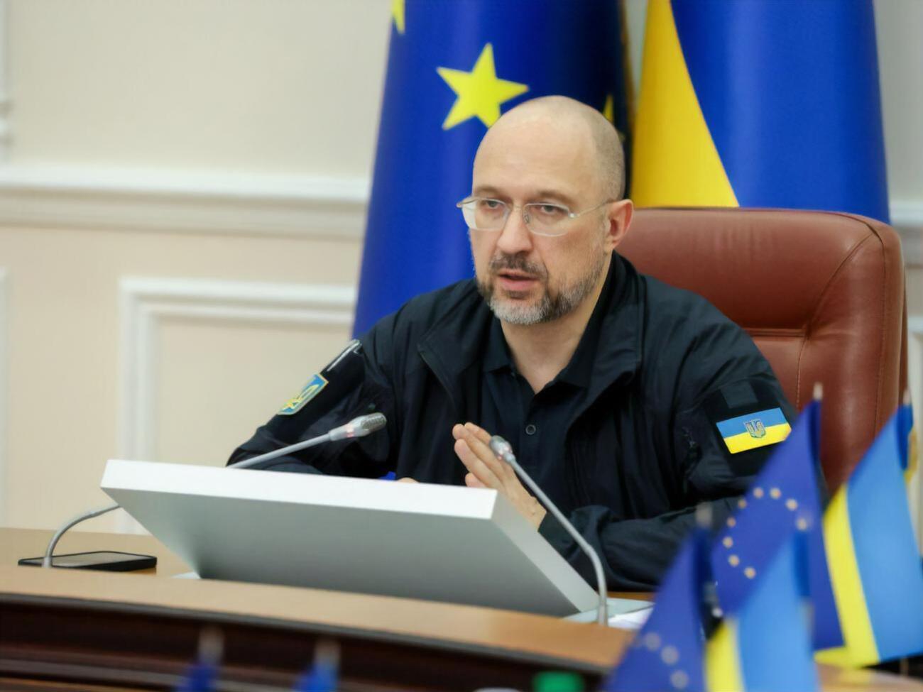 Для улучшения логистики на границе Украины увеличили число пунктов пропуска, отметил Шмыгаль