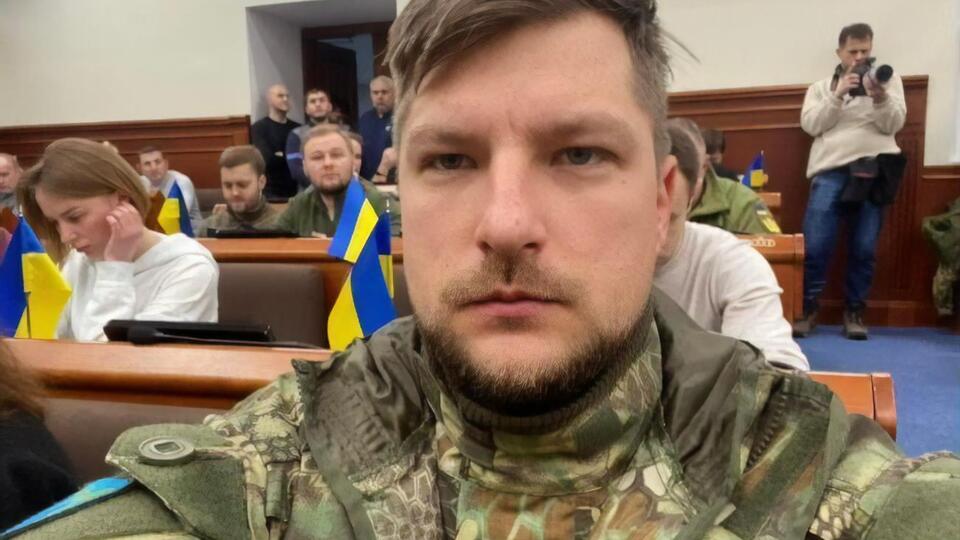 Александр Погребиский: Если есть местные советы, к которым обращались воинские части за помощью официально и они им не помогли, а заложили средства на, например, стадион, – это просто позорное явление
