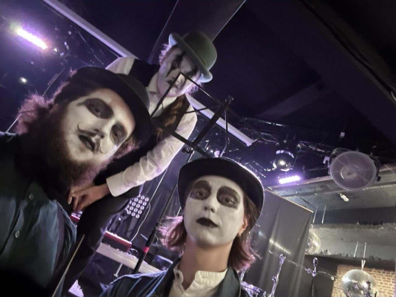 Группа The Tiger Lillies выступила в поддержку украинцев с первых дней полномасштабного вторжения страны-агресссора РФ в Украину