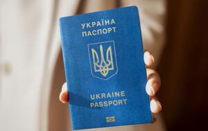 По сравнению с 2022 годом украинский паспорт поднялся на пять позиций