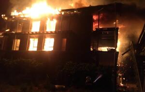 В результате вражеской атаки произошло возгорание объектов рекреационной инфраструктуры в прибрежной зоне